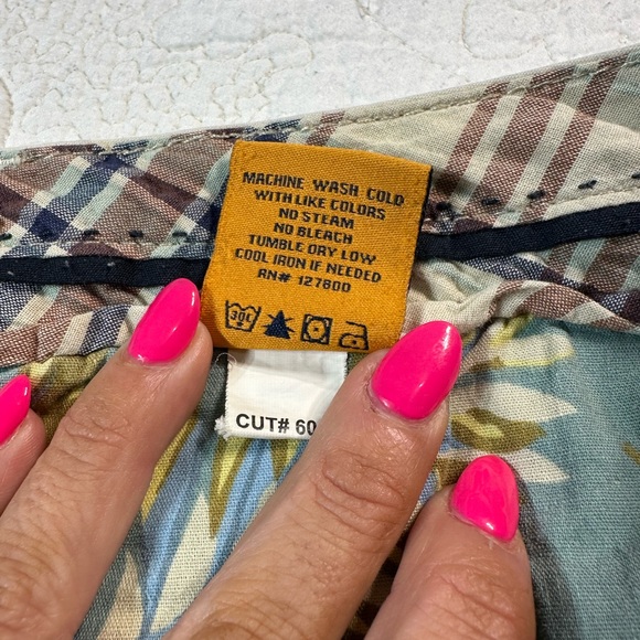 Tailor Vintage | Khaki Shorts | Size 36 - Picture 5 of 6